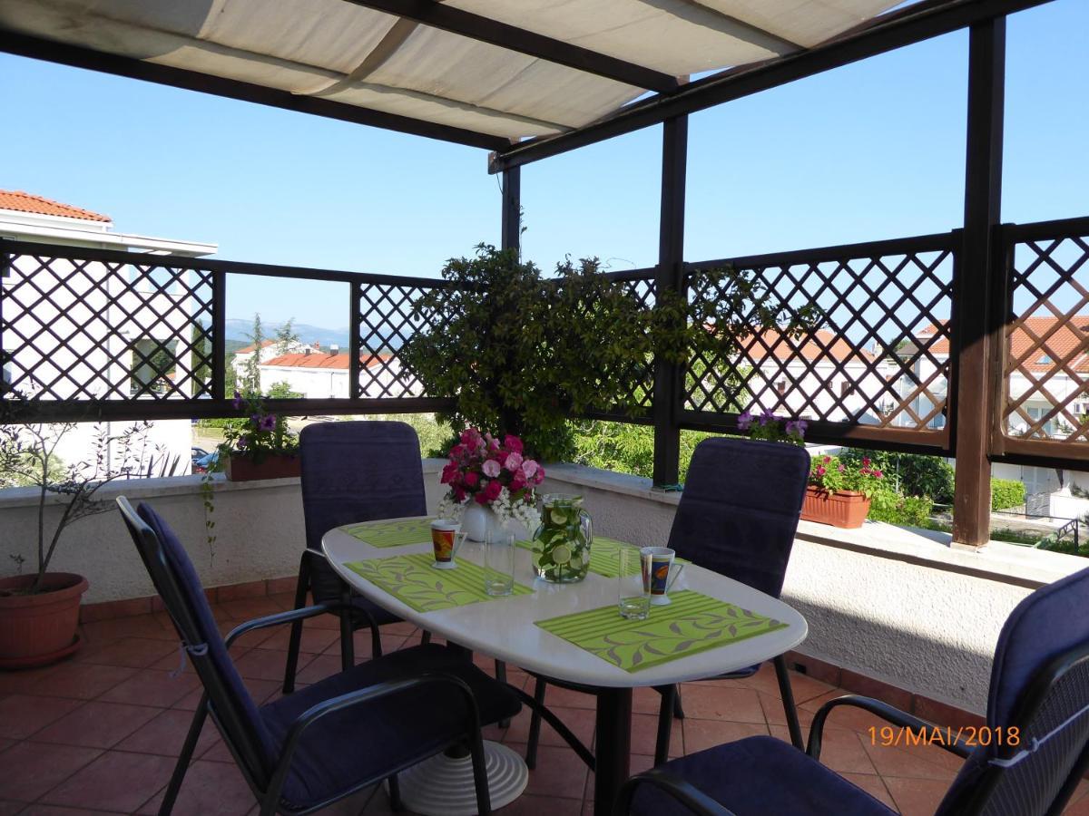 Apartmani Dubasnica Malinska Exterior foto