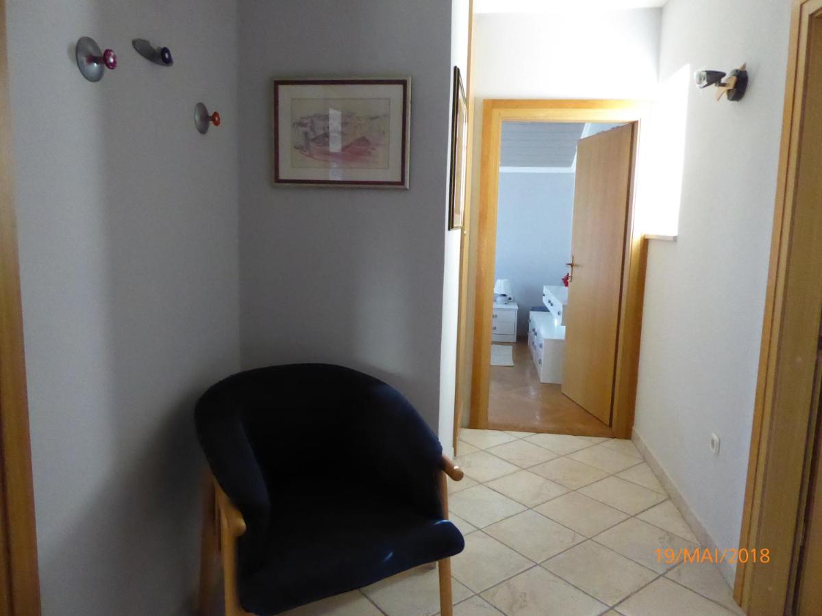 Apartmani Dubasnica Malinska Exterior foto